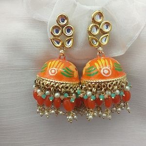 Kundan jhumkaas